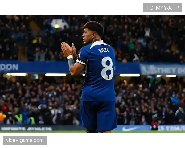 奥坎波斯展现惊人进攻创造力,成为球队取胜关键先生 奥坎波斯展现惊人进攻创造力,成为球队取胜关键先生