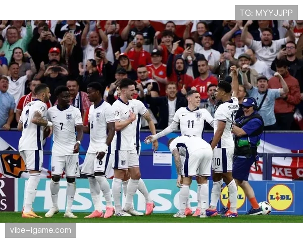 塞尔维亚国家队强势晋级欧洲杯预选赛，惊艳表现引爆全场期待