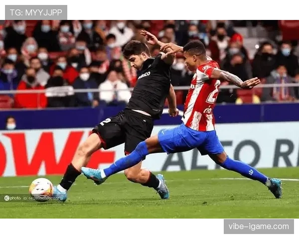 西甲红蓝军团赢得关键胜利，状态回暖重返争冠轨道