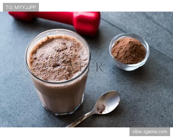 王昶家冰箱里塞满蛋白粉,连饮料都是无糖的 王昶家冰箱里塞满蛋白粉,连饮料都是无糖的